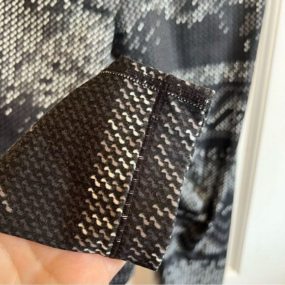 NIKE Pro Thermo Patterned Leggings - Picture 6 of 8